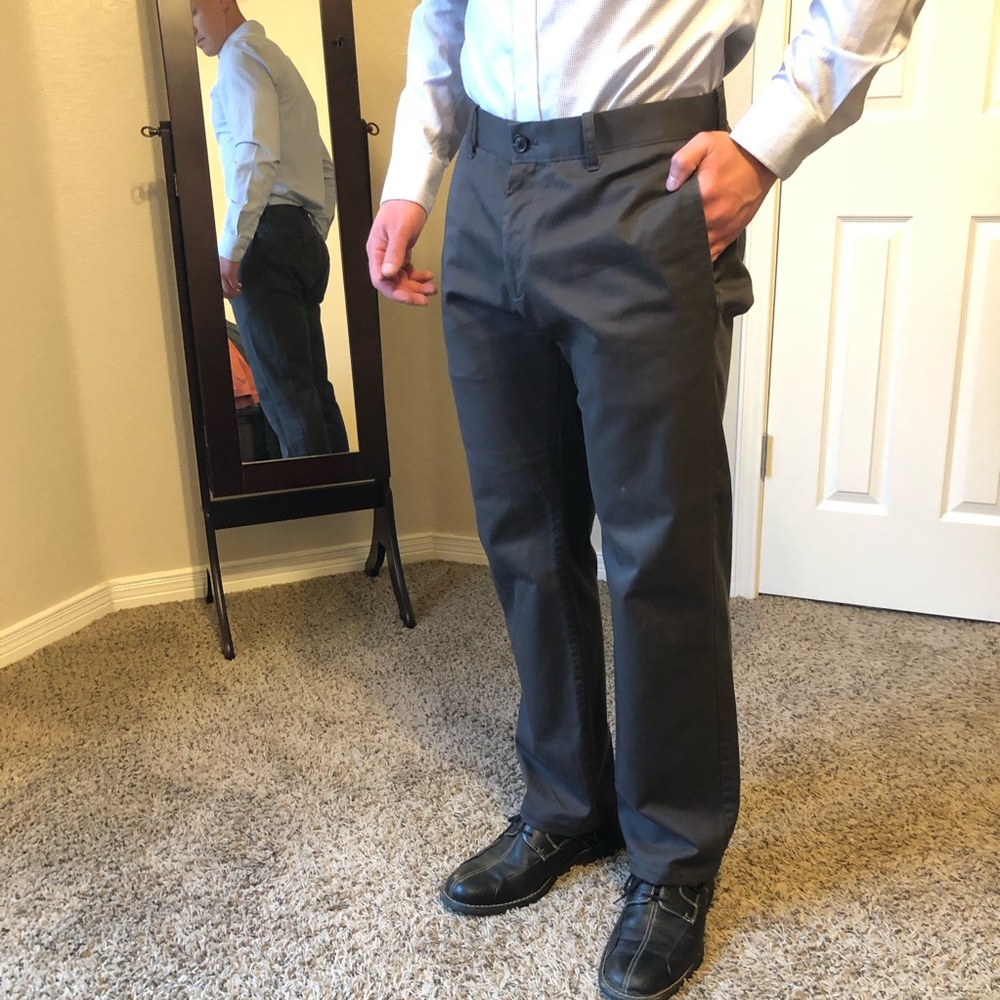 Dark Gray, Gap Straight Fit Khakis 31x32